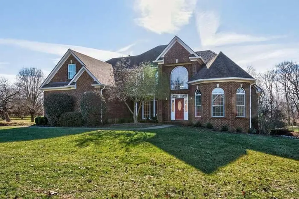5000 Lupreese Lane Versailles KY 40383