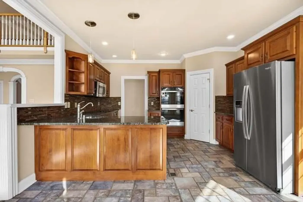 5000 Lupreese Lane Versailles KY 40383