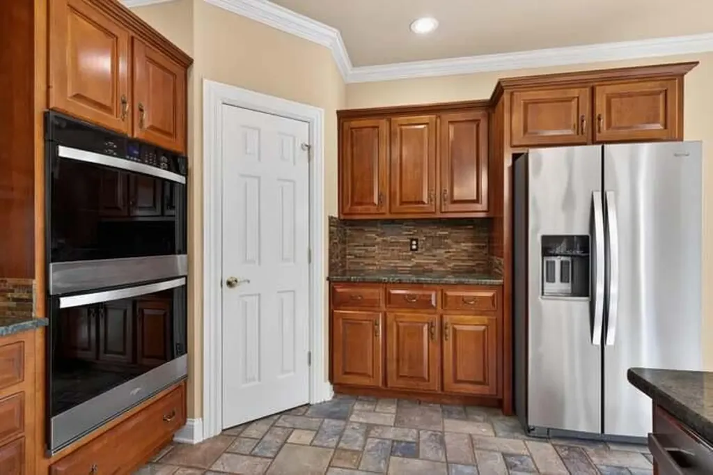 5000 Lupreese Lane Versailles KY 40383