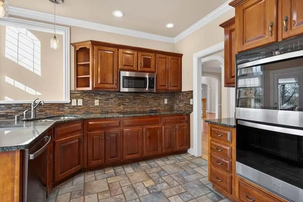 5000 Lupreese Lane Versailles KY 40383
