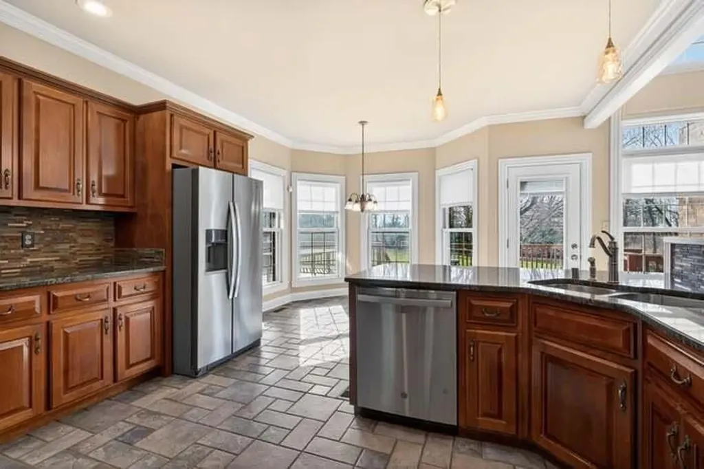 5000 Lupreese Lane Versailles KY 40383