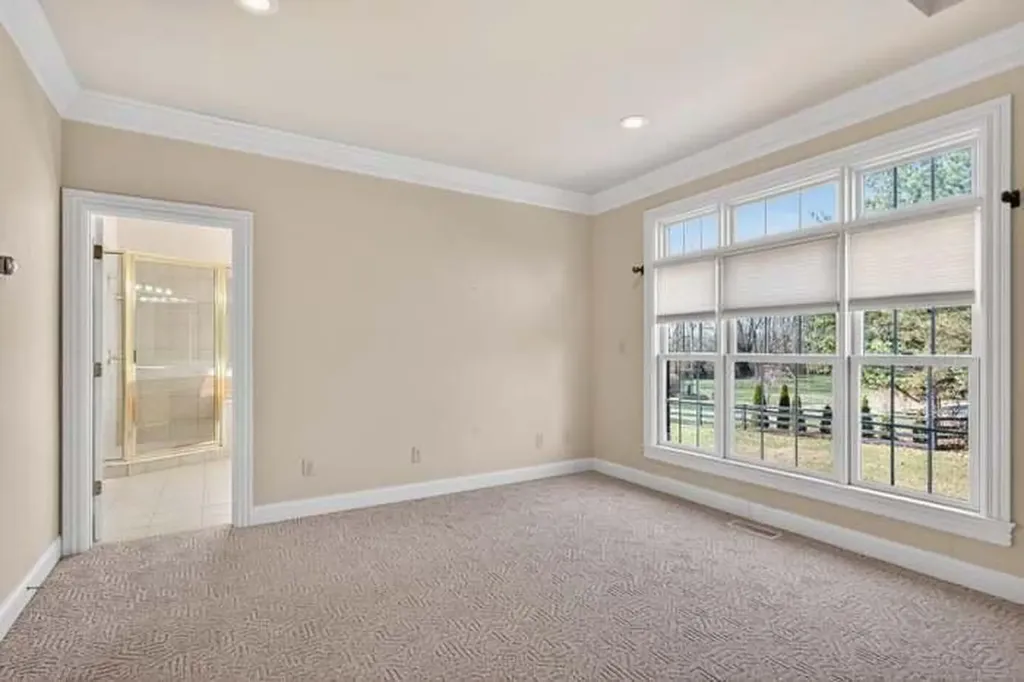 5000 Lupreese Lane Versailles KY 40383