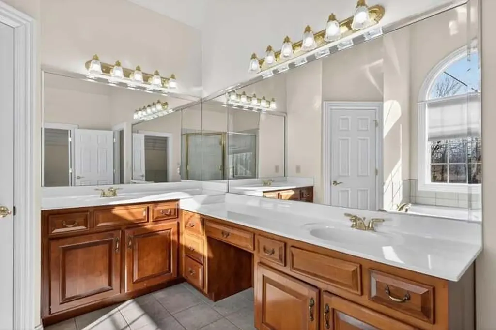 5000 Lupreese Lane Versailles KY 40383