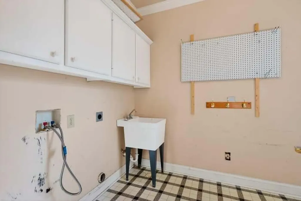 5000 Lupreese Lane Versailles KY 40383