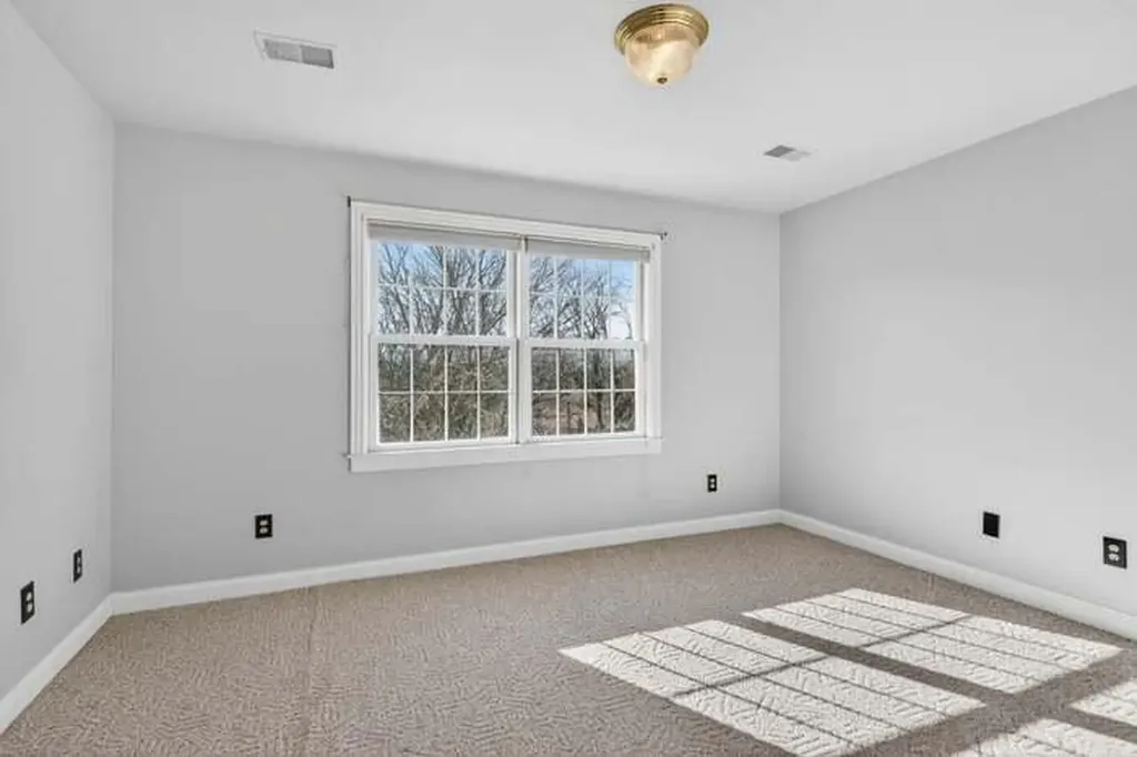 5000 Lupreese Lane Versailles KY 40383