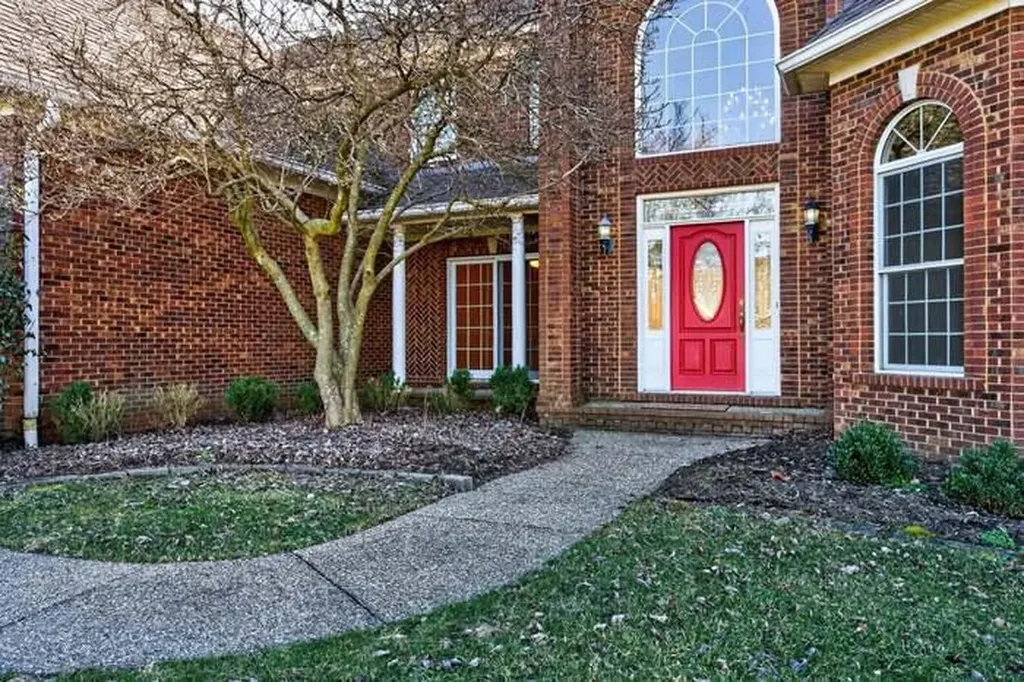 5000 Lupreese Lane Versailles KY 40383