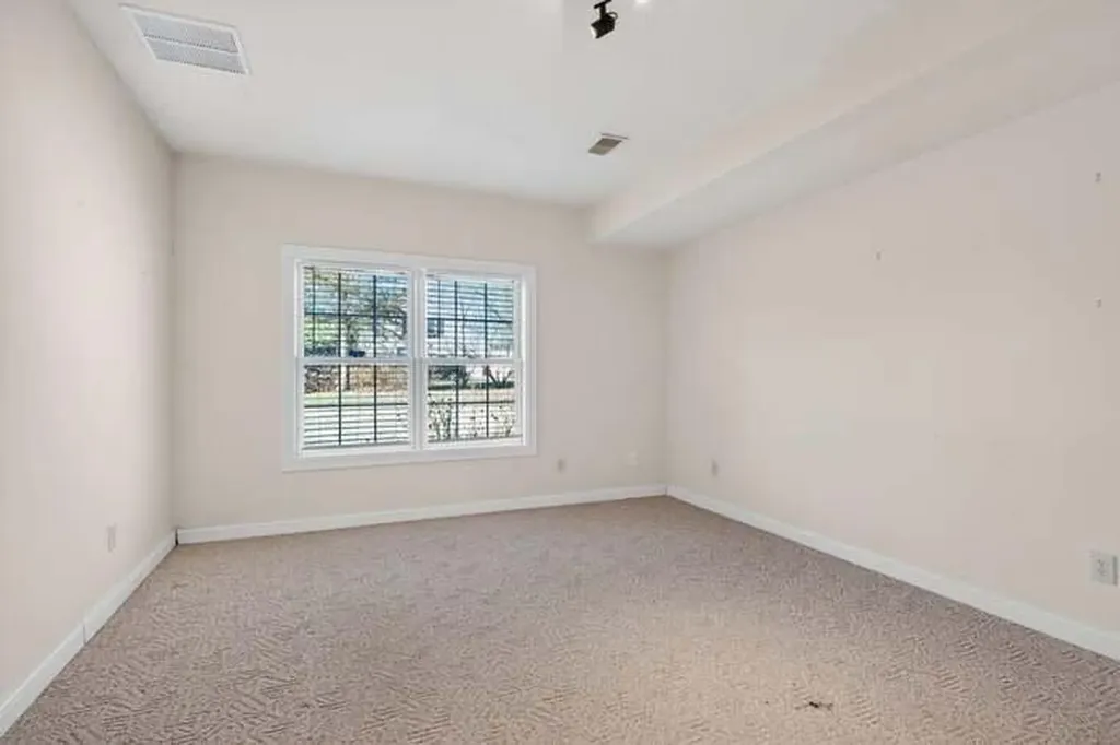 5000 Lupreese Lane Versailles KY 40383