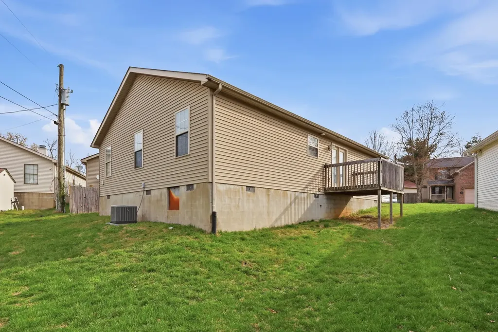 3365 Squire Creek Way Lexington KY 40515