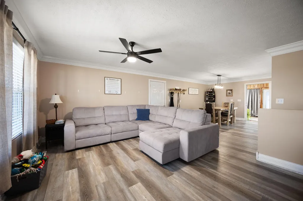 9983 N Ky-1247 Highway Eubank KY 42567