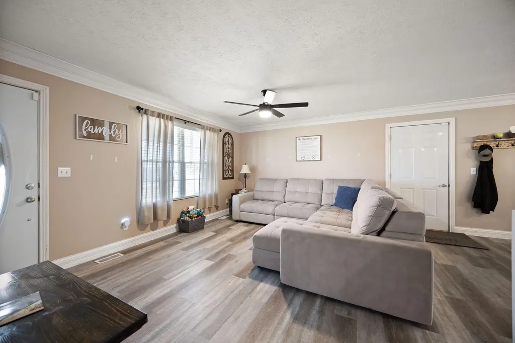 9983 N Ky-1247 Highway Eubank KY 42567