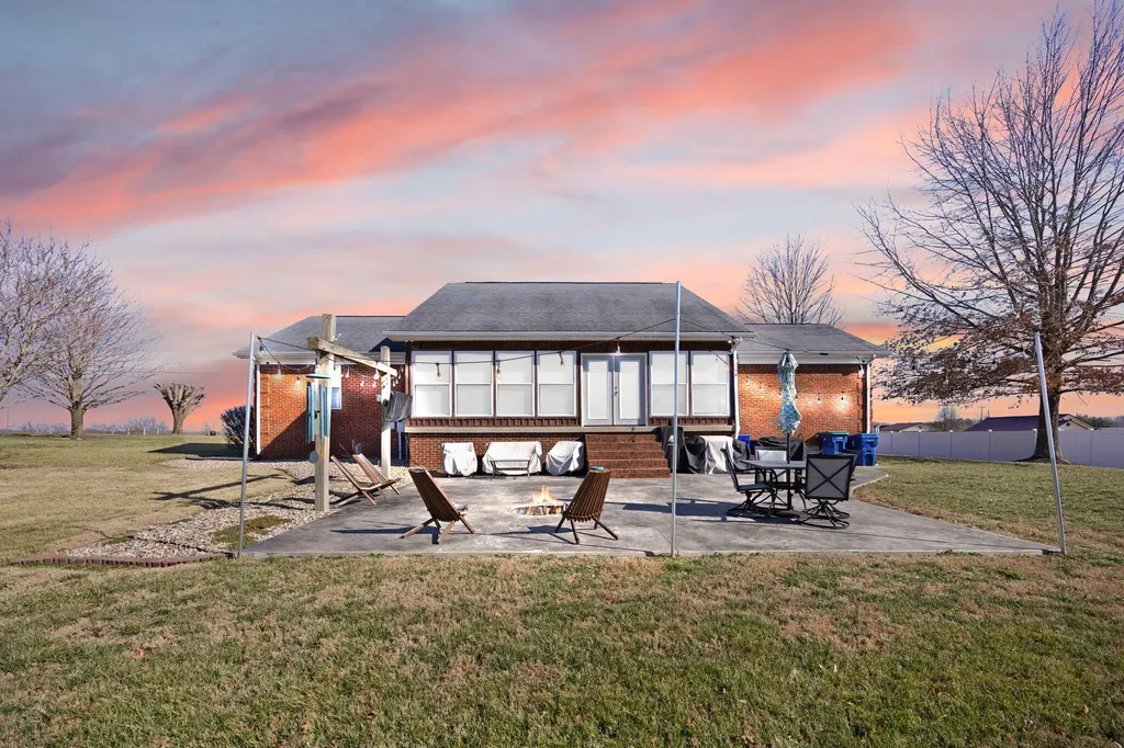 9983 N Ky-1247 Highway Eubank KY 42567