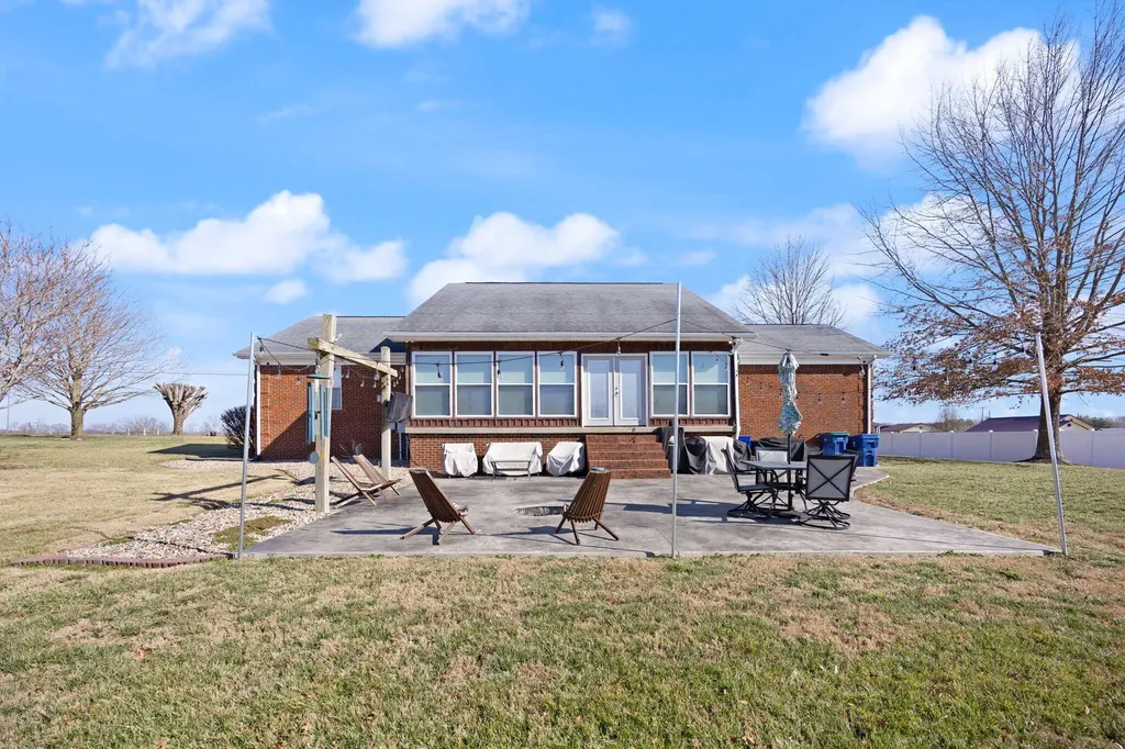9983 N Ky-1247 Highway Eubank KY 42567