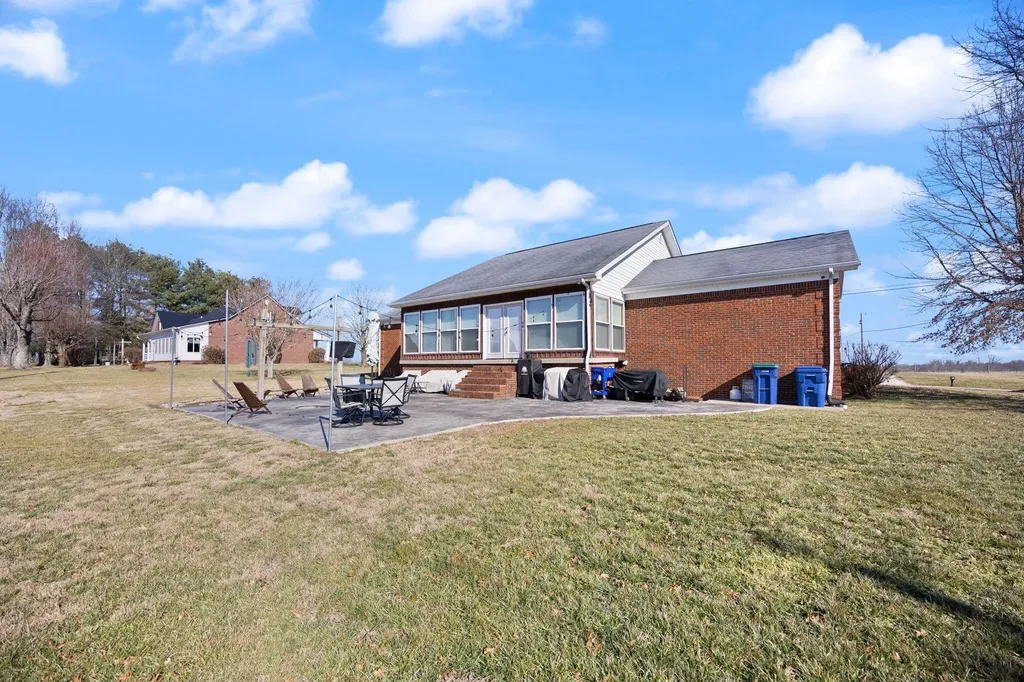 9983 N Ky-1247 Highway Eubank KY 42567