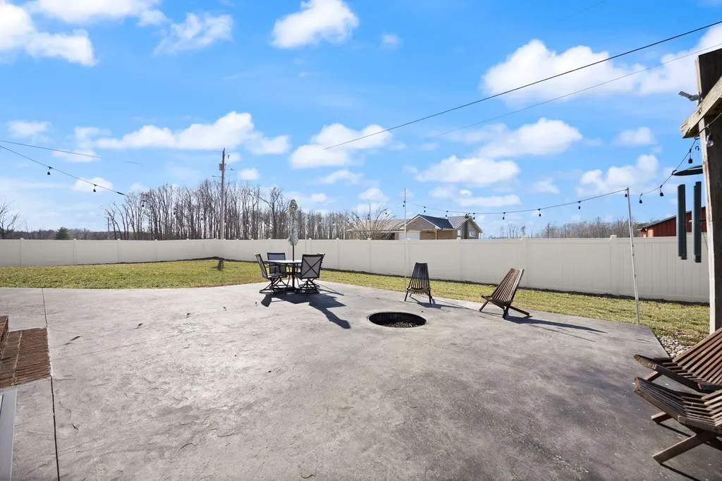 9983 N Ky-1247 Highway Eubank KY 42567