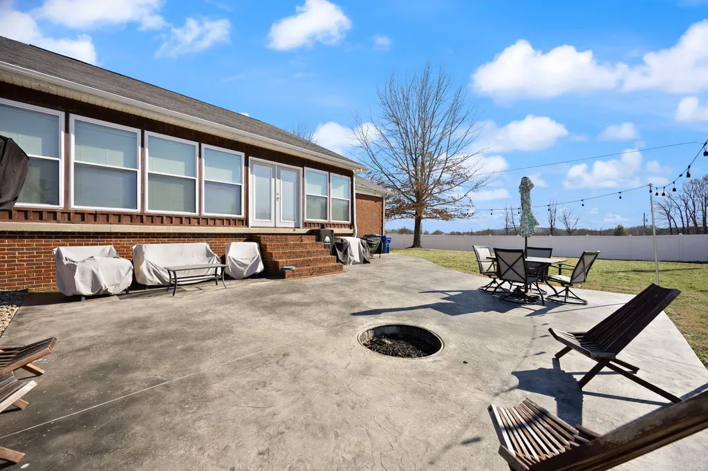 9983 N Ky-1247 Highway Eubank KY 42567