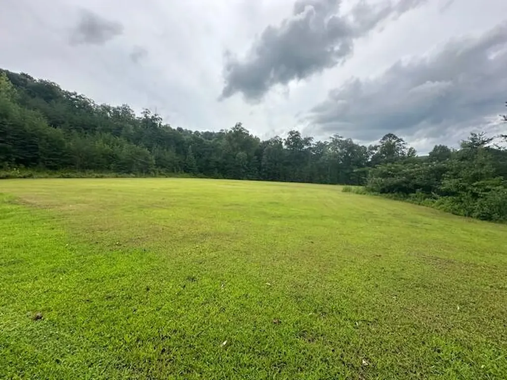 412 Page School Road Pineville KY 40977