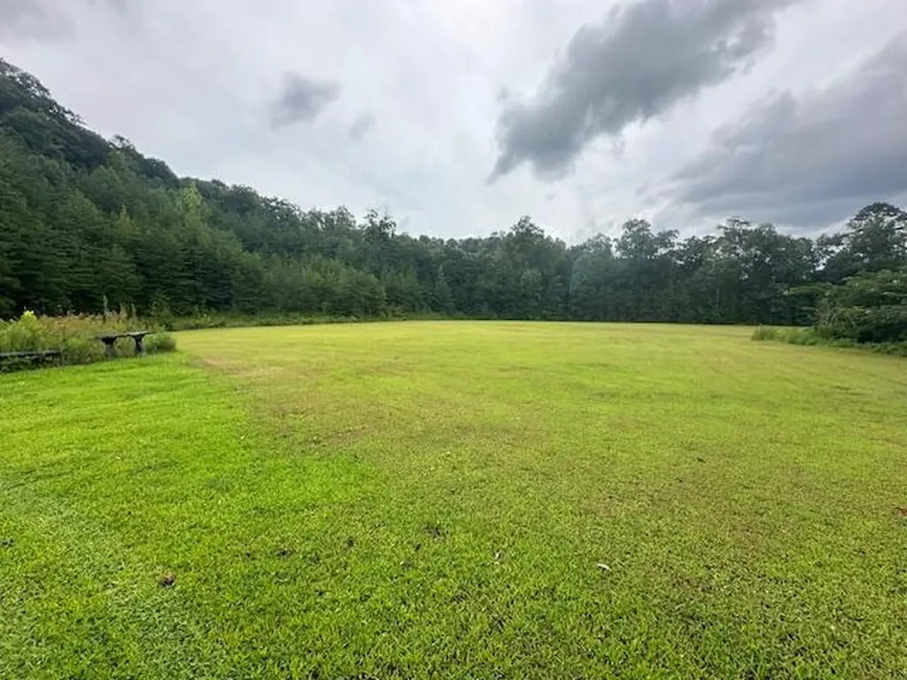 412 Page School Road Pineville KY 40977