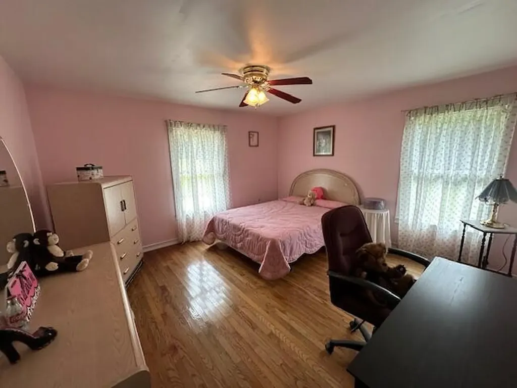 412 Page School Road Pineville KY 40977