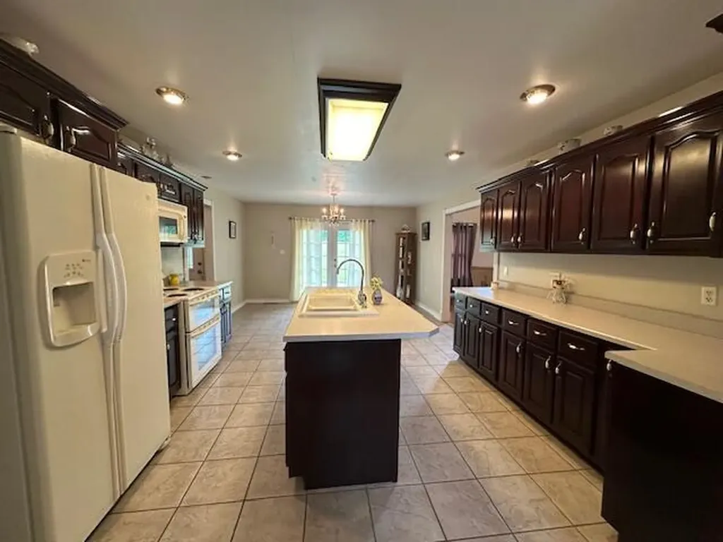 412 Page School Road Pineville KY 40977