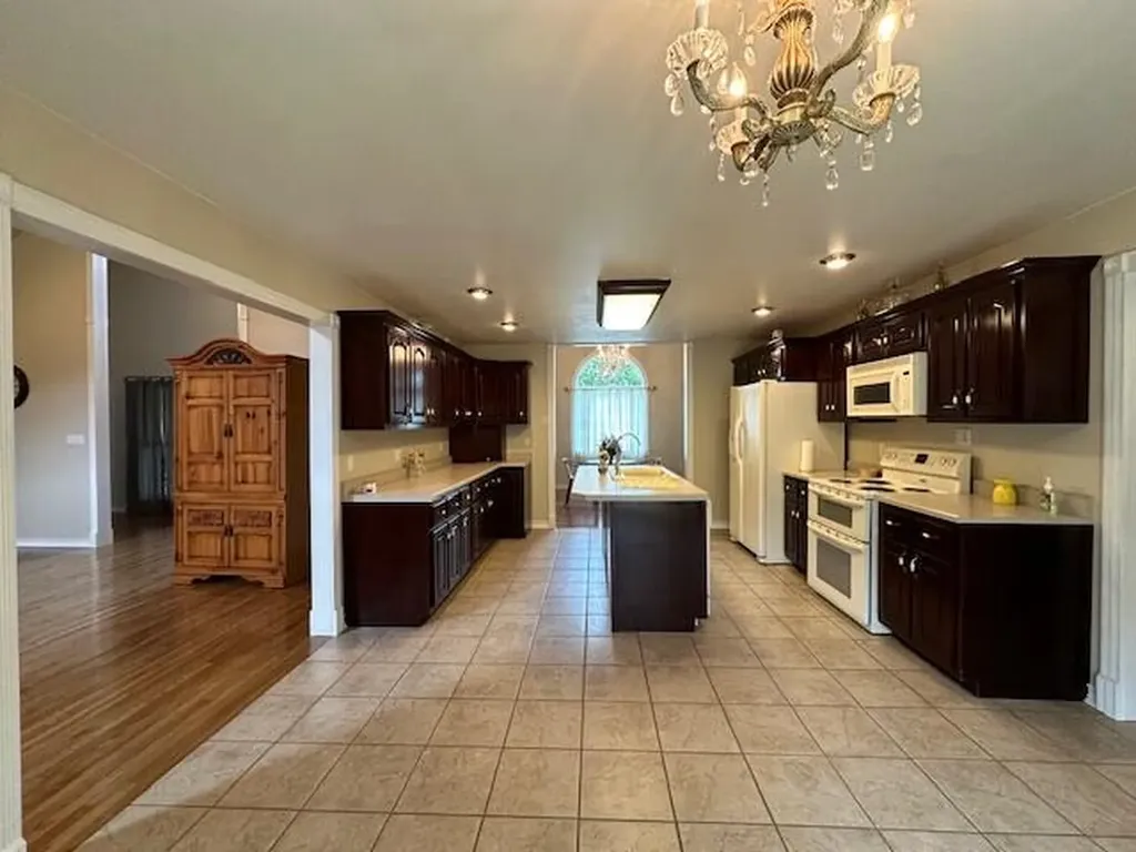 412 Page School Road Pineville KY 40977