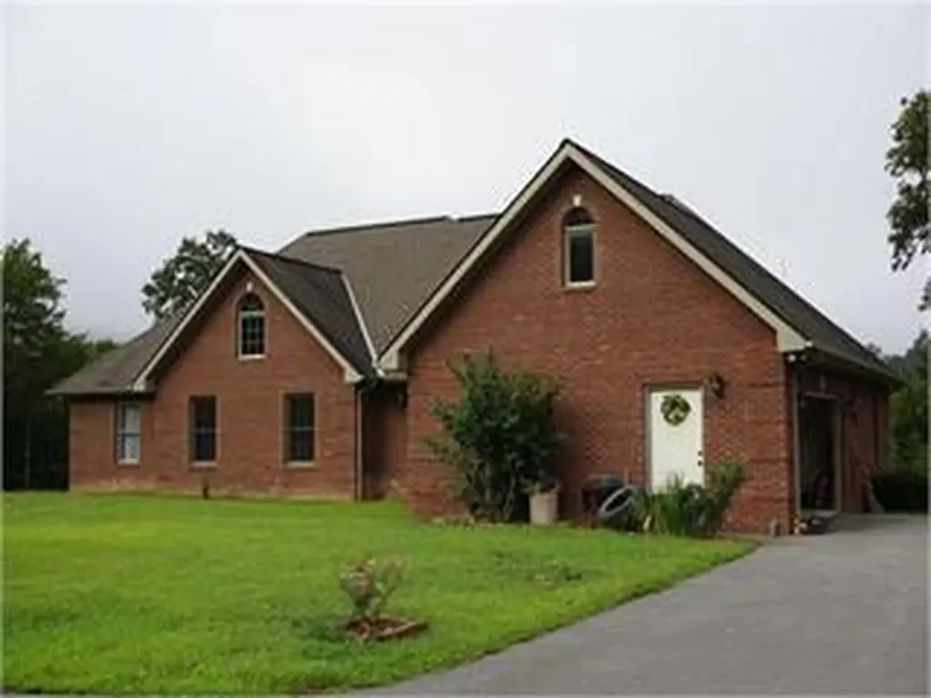 412 Page School Road Pineville KY 40977