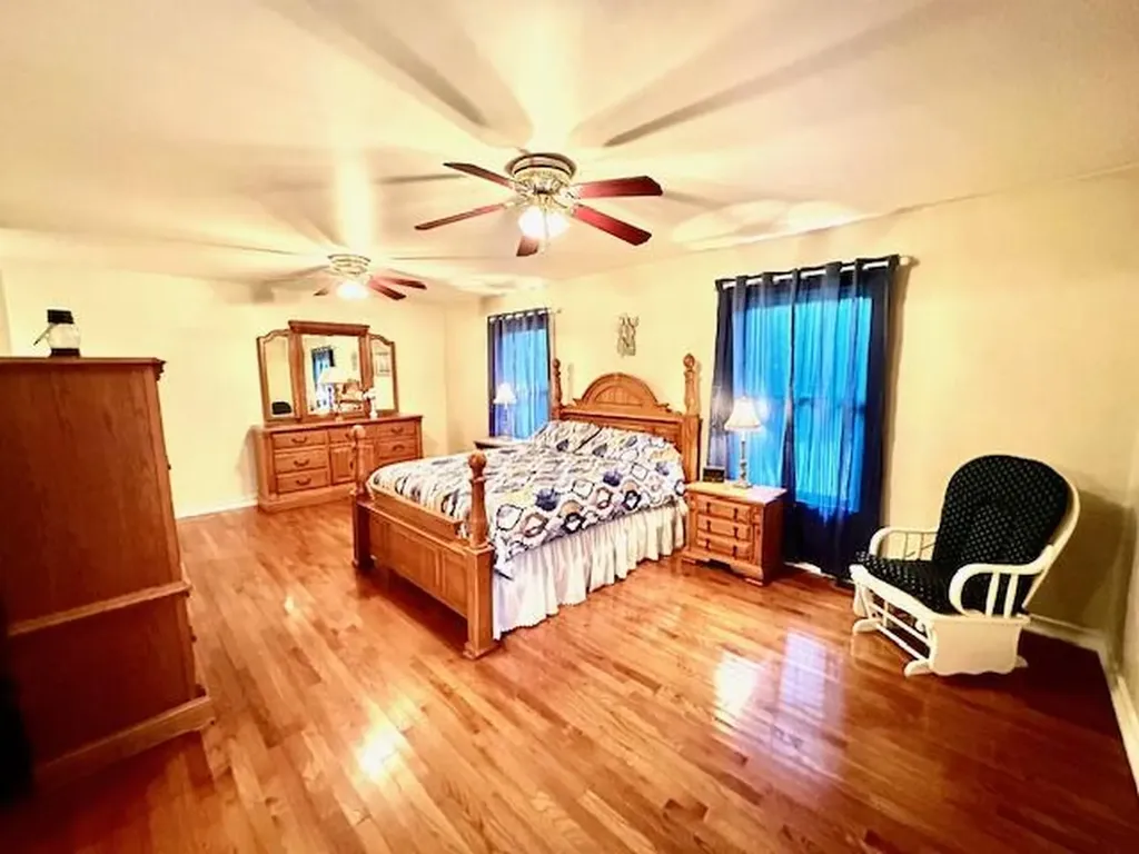412 Page School Road Pineville KY 40977