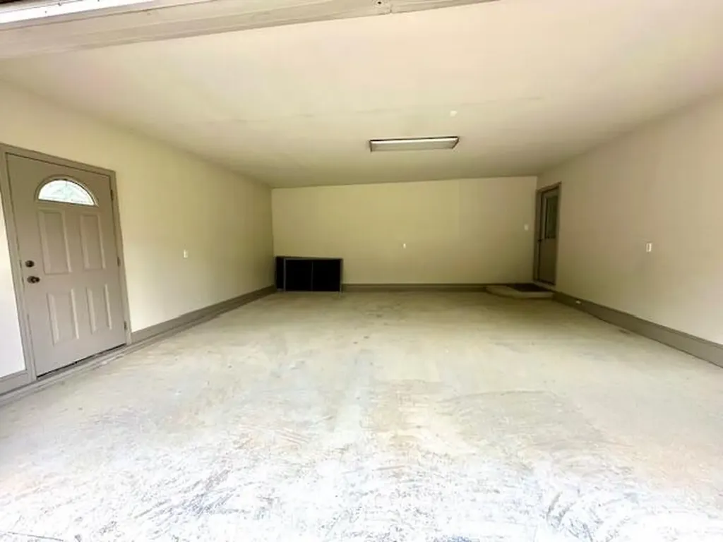 412 Page School Road Pineville KY 40977