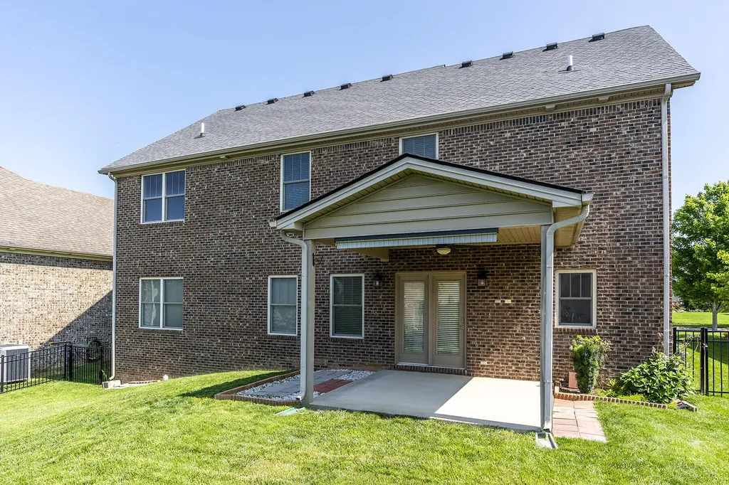 3880 Leighton Lane Lexington KY 40515