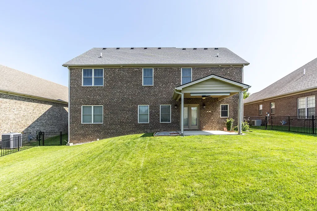 3880 Leighton Lane Lexington KY 40515