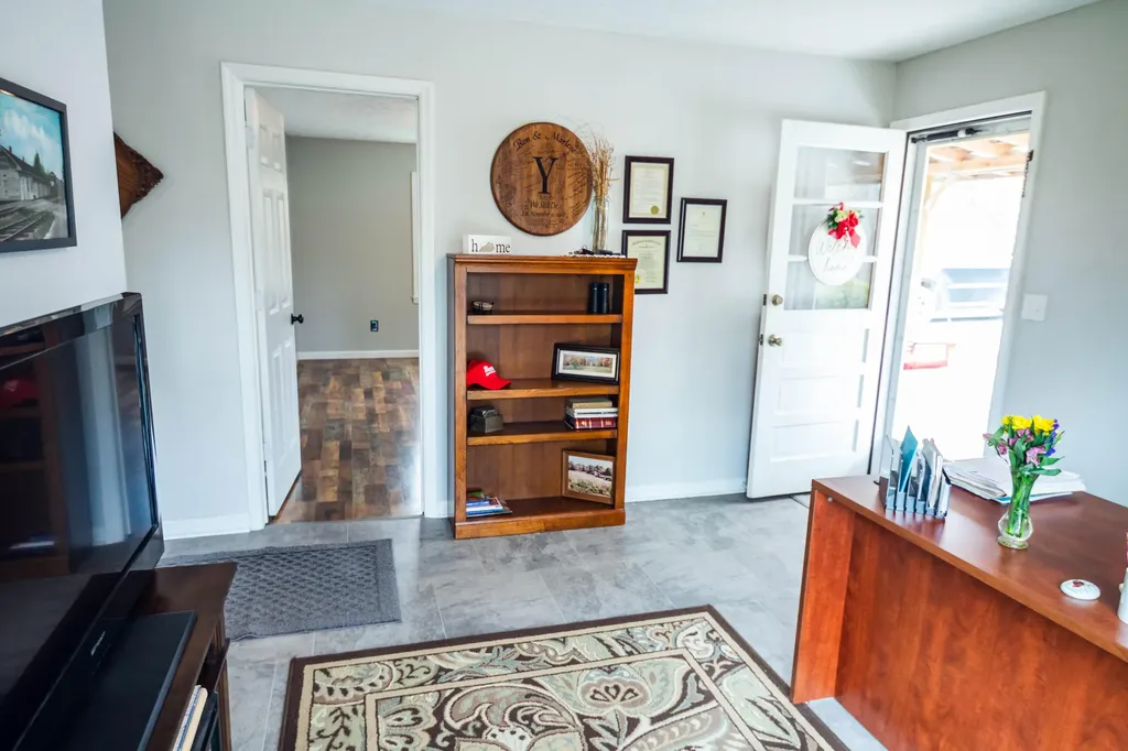 2138 Waddy Road Lawrenceburg KY 40342