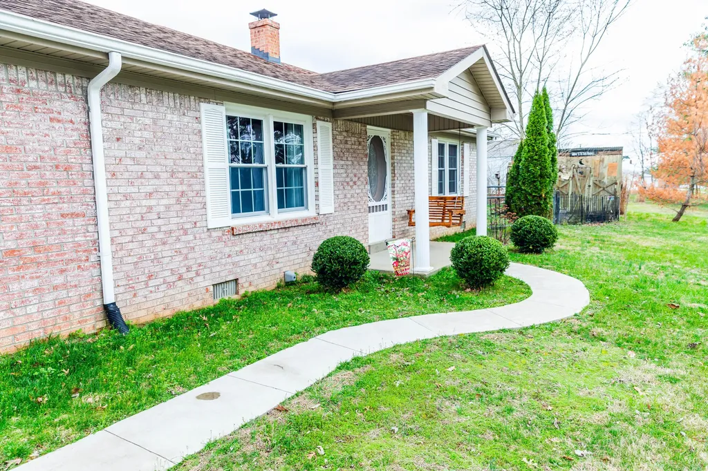 2138 Waddy Road Lawrenceburg KY 40342