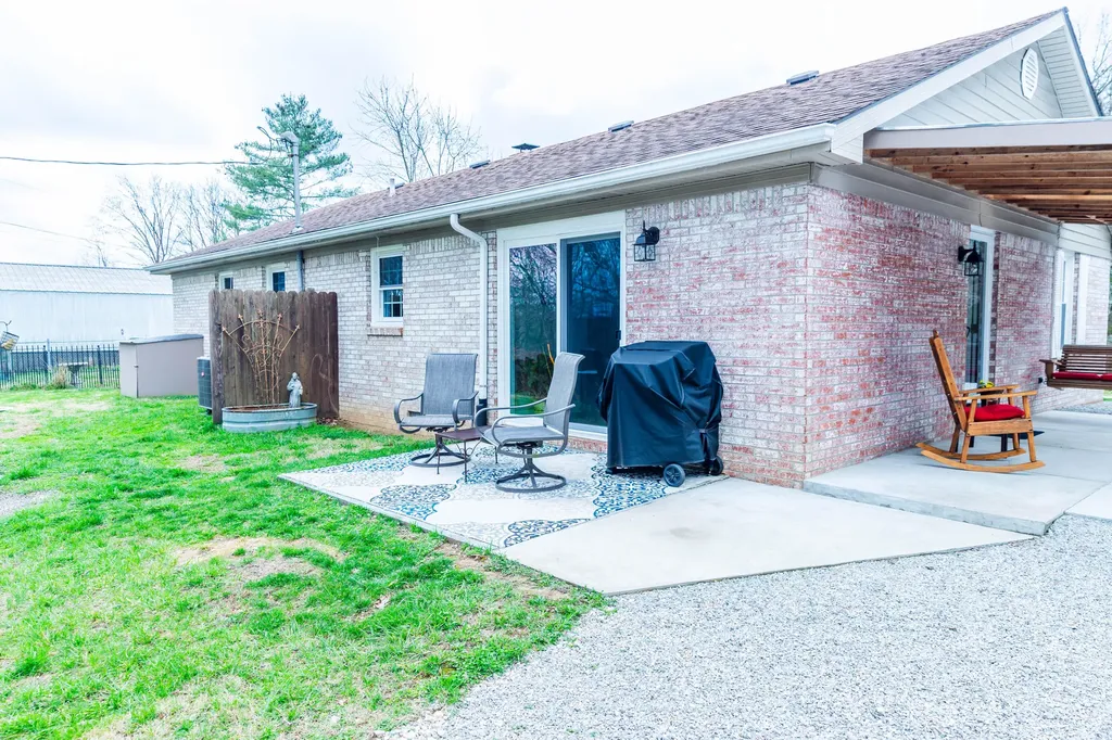 2138 Waddy Road Lawrenceburg KY 40342