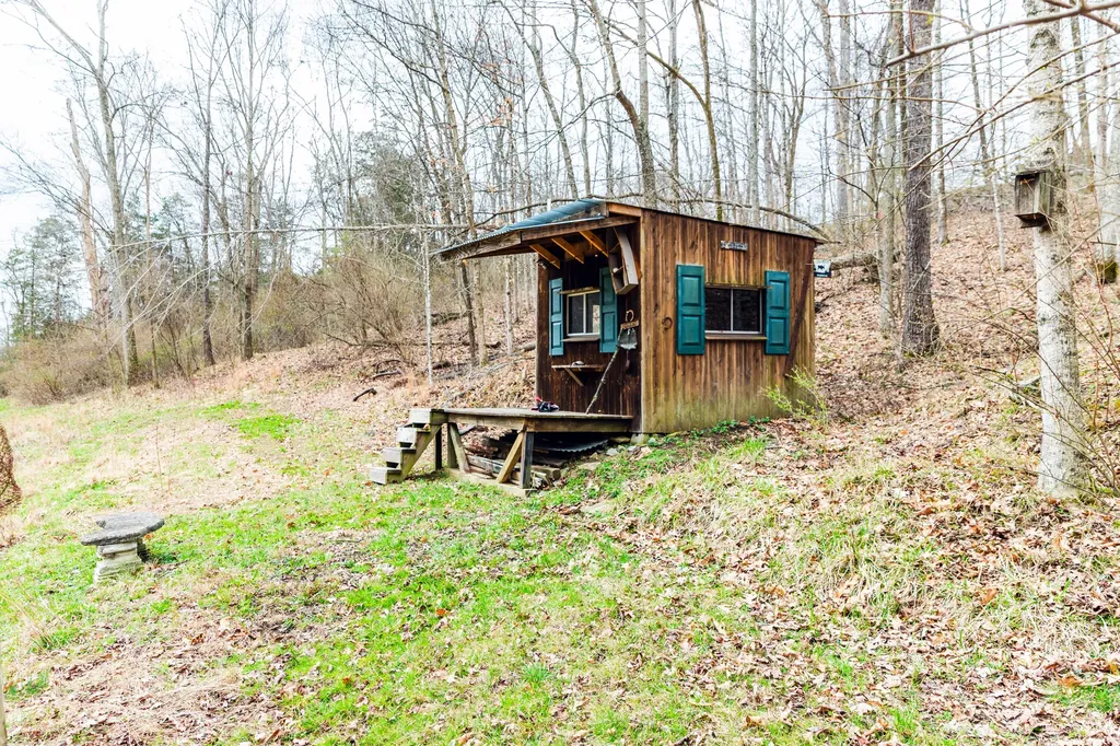 2138 Waddy Road Lawrenceburg KY 40342