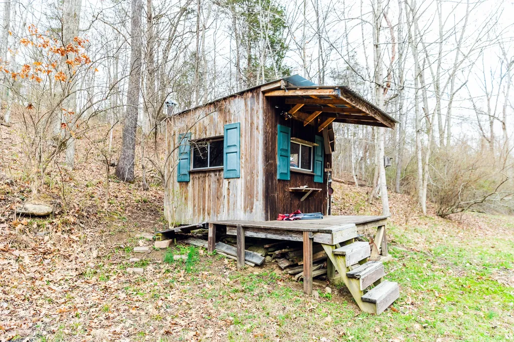 2138 Waddy Road Lawrenceburg KY 40342