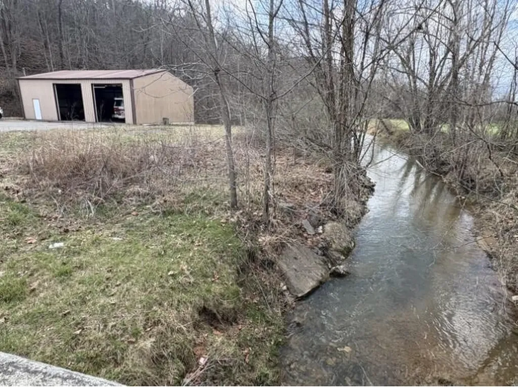 9017 Ky-7 West Liberty KY 41472