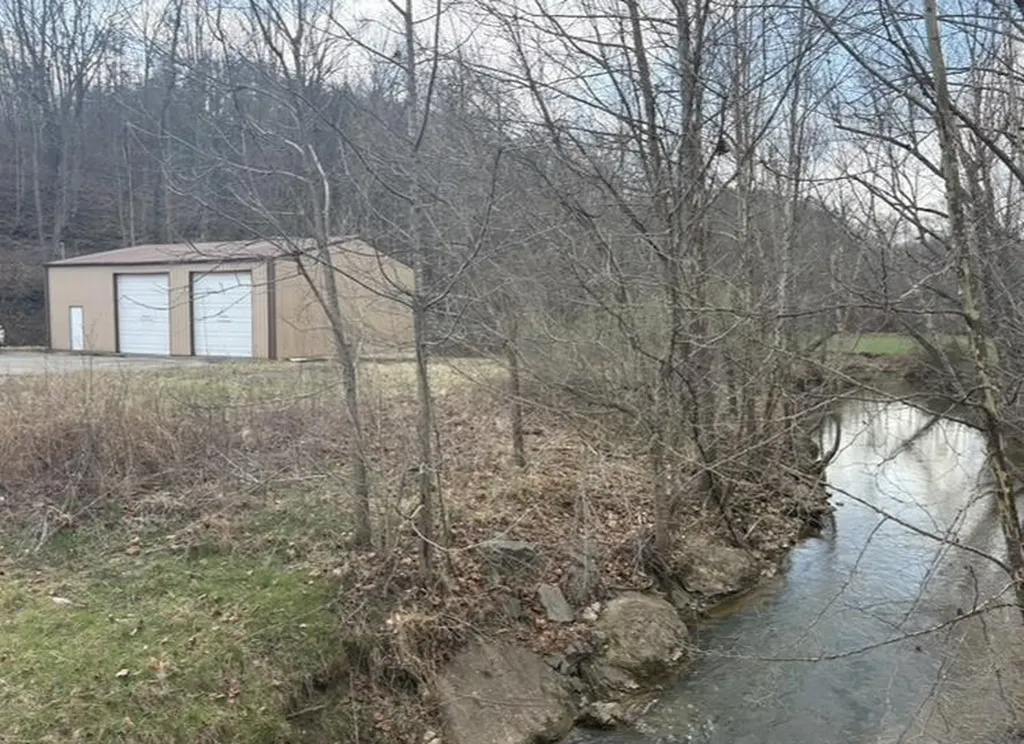 9017 Ky-7 West Liberty KY 41472