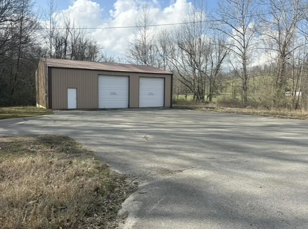 9017 Ky-7 West Liberty KY 41472