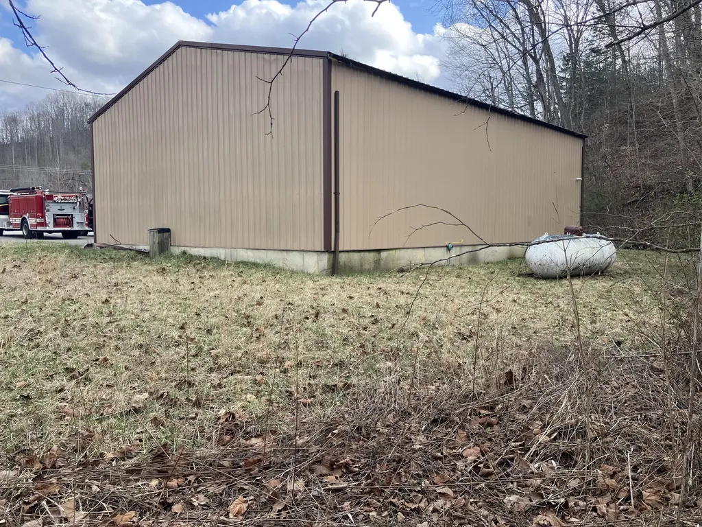 9017 Ky-7 West Liberty KY 41472