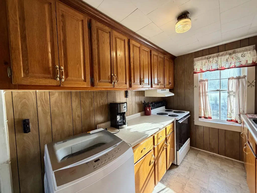553 Mc Guire Avenue Beattyville KY 41311