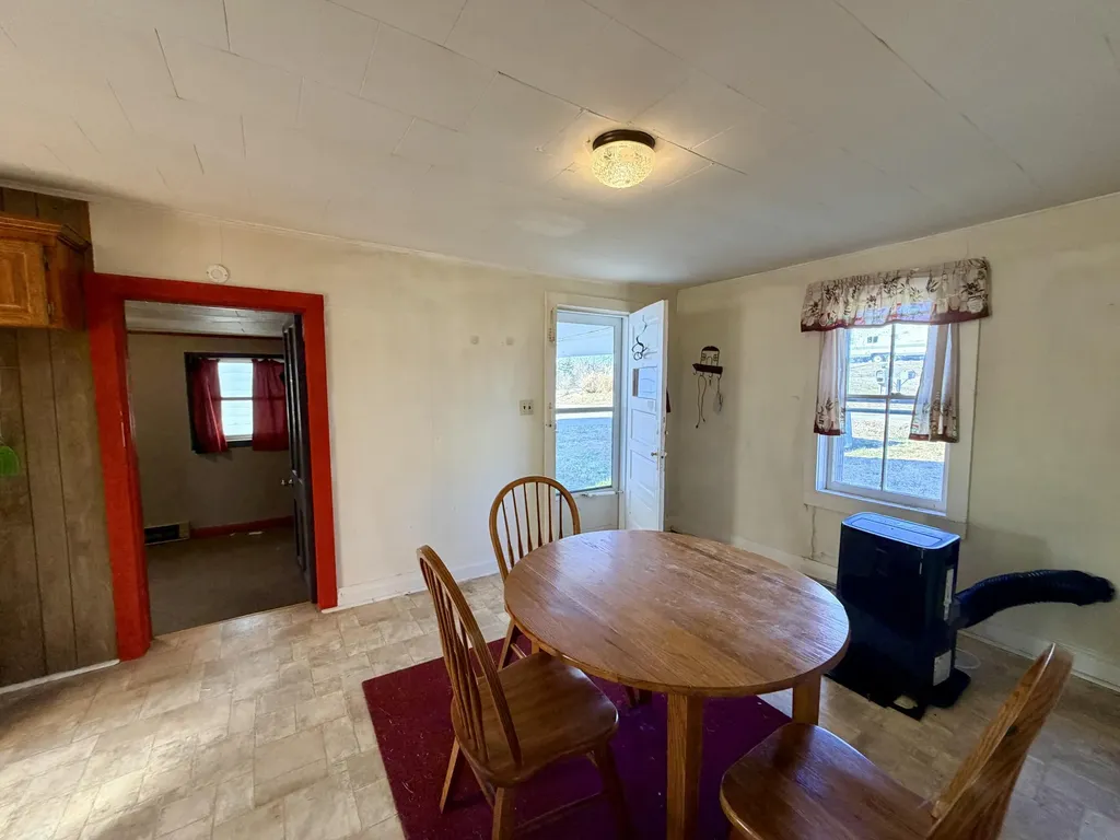 553 Mc Guire Avenue Beattyville KY 41311