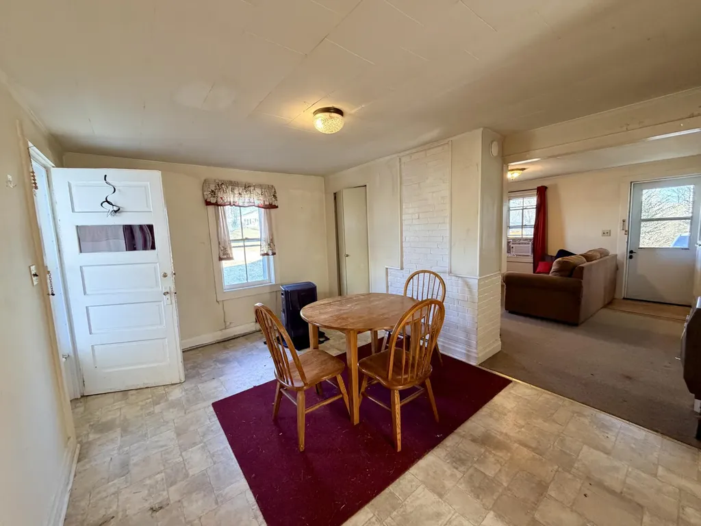 553 Mc Guire Avenue Beattyville KY 41311
