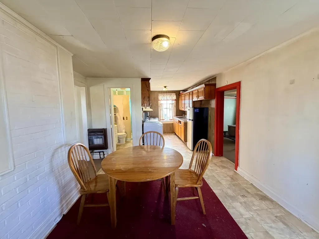 553 Mc Guire Avenue Beattyville KY 41311