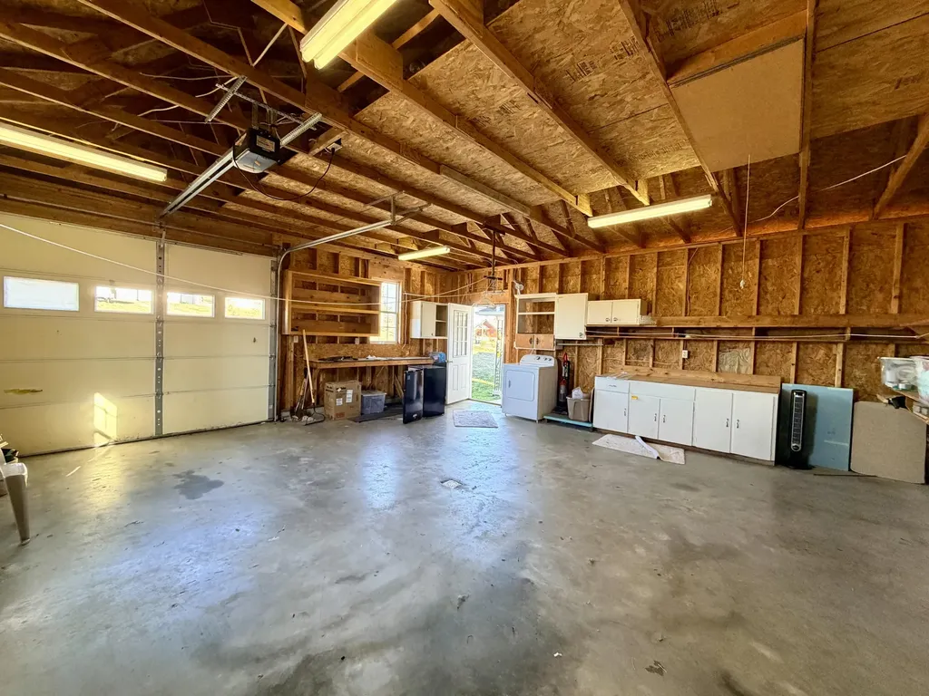 553 Mc Guire Avenue Beattyville KY 41311