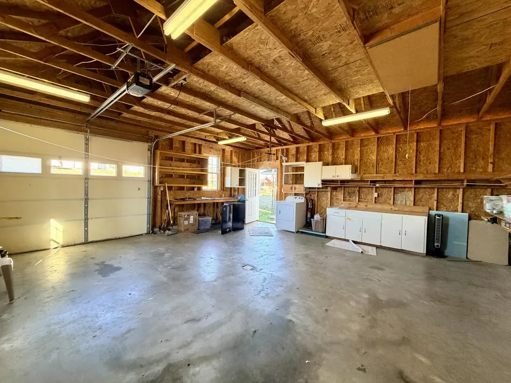 553 Mc Guire Avenue Beattyville KY 41311