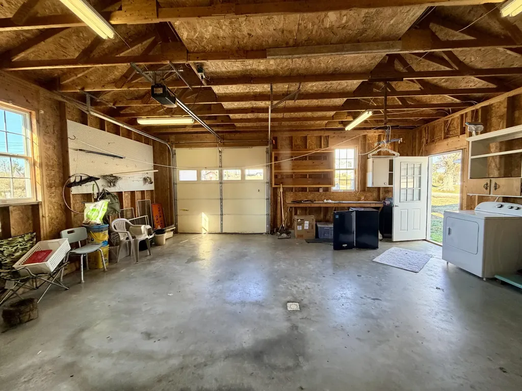 553 Mc Guire Avenue Beattyville KY 41311