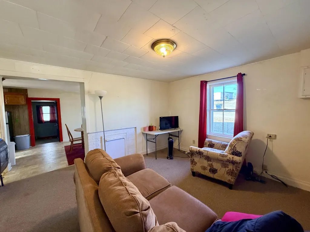 553 Mc Guire Avenue Beattyville KY 41311