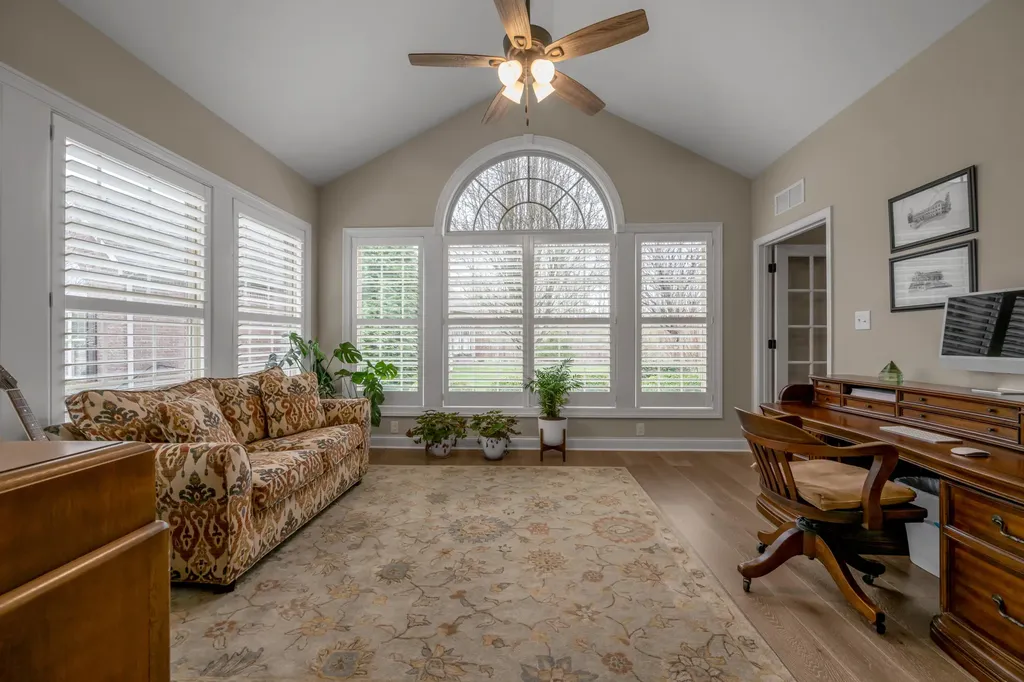 528 Lorenzo Place Lexington KY 40509