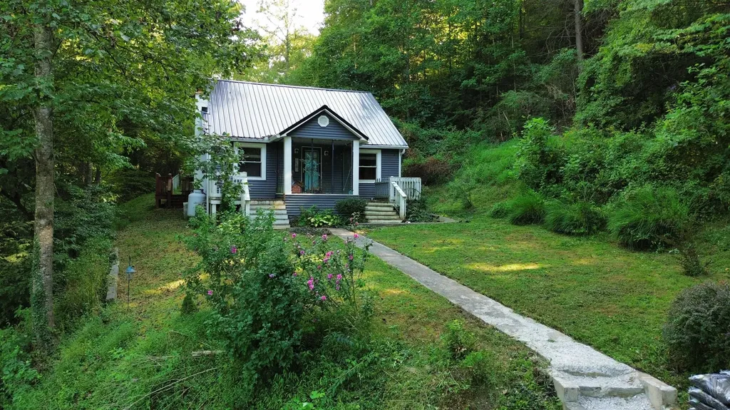 268 State Highway 290 Mckee KY 40447