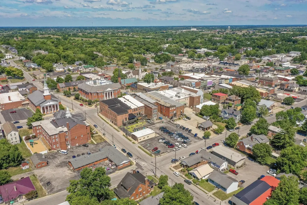 113 E Office Street Harrodsburg KY 40330