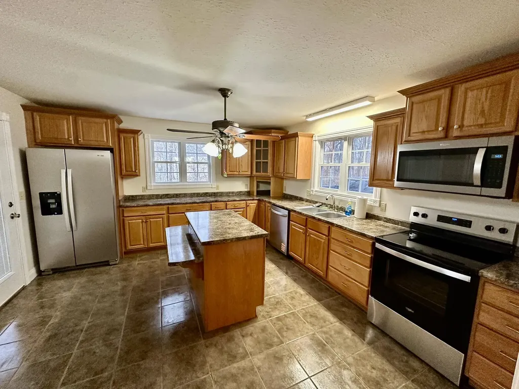 260 Key Highway 643 Waynesburg KY 40489